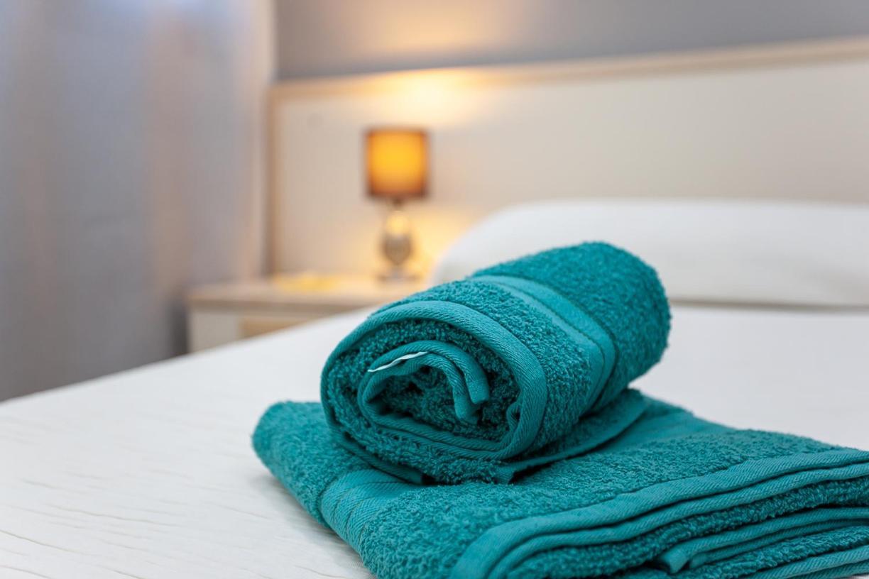 Mivida "Le Stanze Di Ada" Bed & Breakfast San Teodoro  Ngoại thất bức ảnh