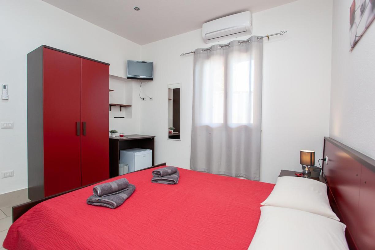 Mivida "Le Stanze Di Ada" Bed & Breakfast San Teodoro  Ngoại thất bức ảnh