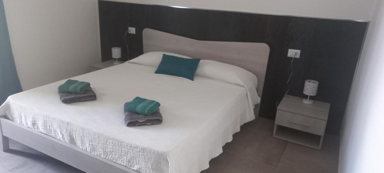 Mivida "Le Stanze Di Ada" Bed & Breakfast San Teodoro  Ngoại thất bức ảnh